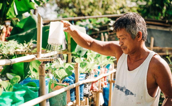 Communities in the Philippines unite to fight hunger