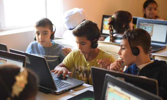 Thaki – Digital education for refugee children in Lebanon