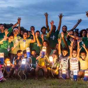 Liter of Light – Solarlampen aus PET Flaschen für Slums