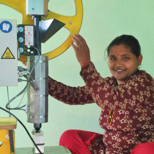 Wie wir mit einer Plastik Recyclingmaschine Impact Startups in Nepal beflügeln