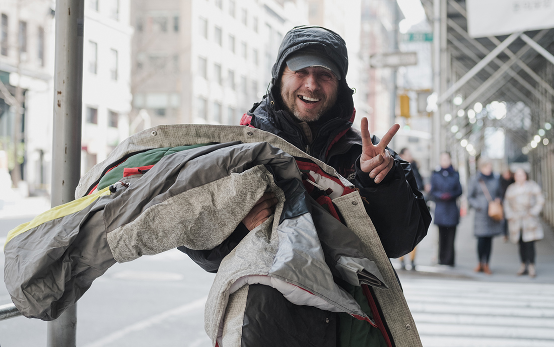 Sheltersuit – Wärme, Schutz und Würde für Obdachlose
